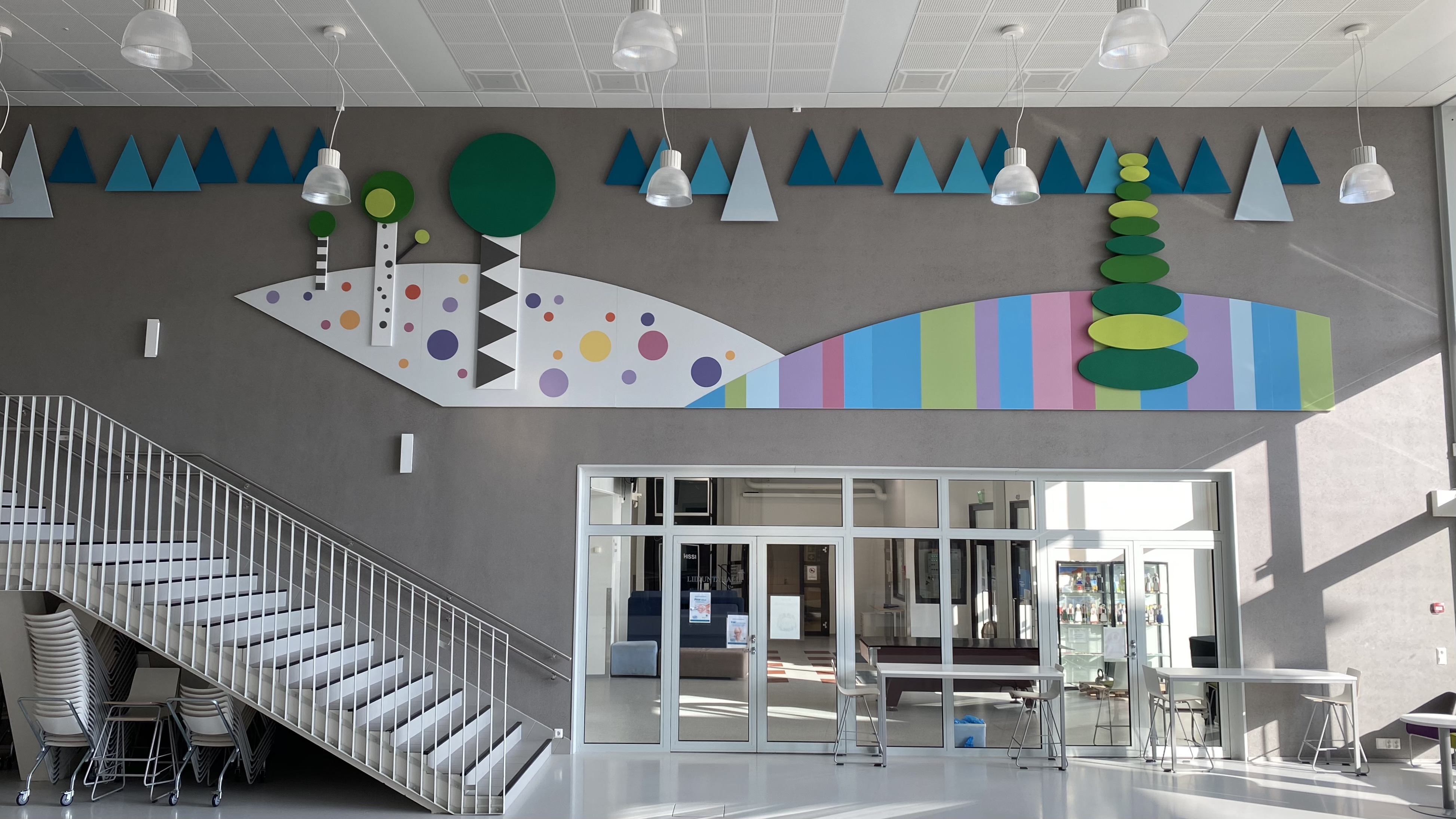 Koulun monitoimitila